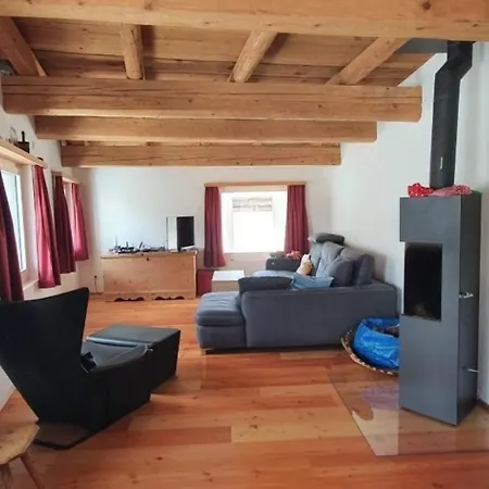 Apartment Mit Atemberaubender Aussicht Lavin
